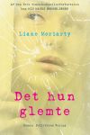 Oversatte titler Sundhedsplejersken af Nova Lee Maier Psykologisk thriller om en nybagt mor, der er glad for sin dygtige og hjælpsomme syndhedsplejerske, lidet anende at denne er eftersøgt af politiet. Sundhedsplejersken er en klassisk psykologisk thriller, hvor spændingen er holdt til det yderste fra start til slut i en stramt komponeret historie om jagten på en udspekuleret psykopatisk kvinde (Forlaget) Udkommer 9. december på Turbineforlaget Det hun glemte af Liane Moriarty Igen en domestic-noir roman. Alice vågner op på hospitalet og opdager at hun ikke længere er 29 år gammel, nygift og gravid, men 39, mor til tre og på randen af en skilsmisse. Hvor er de ti år? Hvad er der sket? Udkommer 28. december på Politikens Forlag